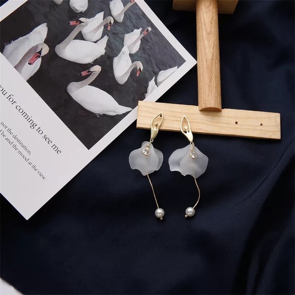 Ballet Dancer with Tulle Drop Pearl Gold Earrings - Picture 5 of 8